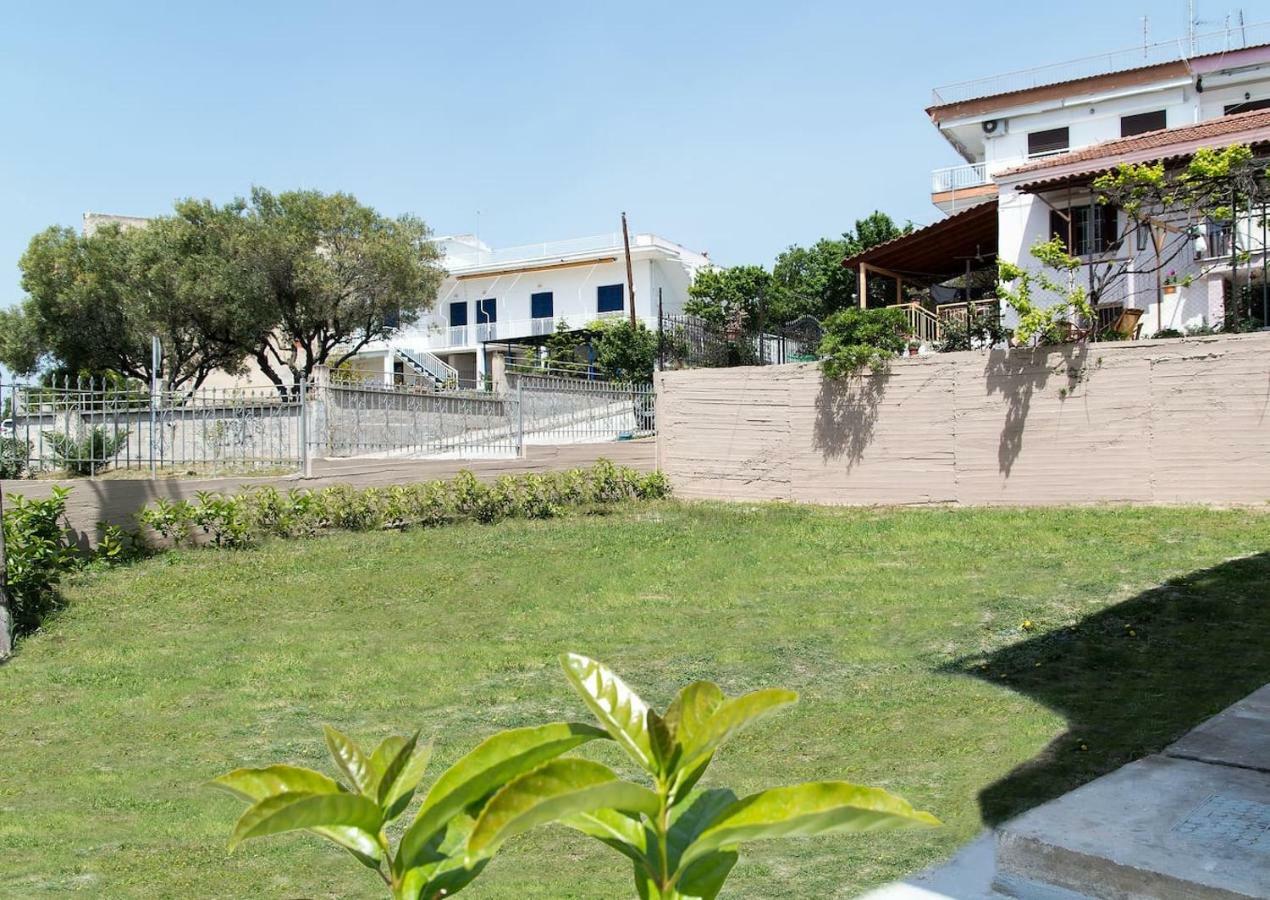 Villa Alexandra Nea Iraklia Luaran gambar